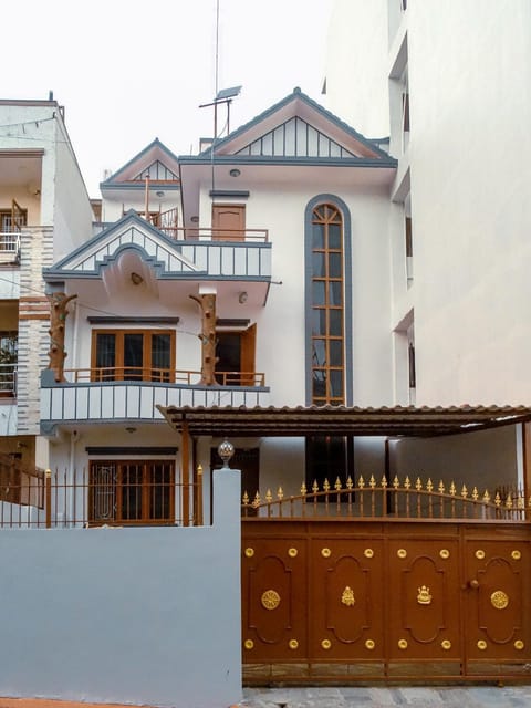 Property building, Day, View (from property/room), Balcony/Terrace