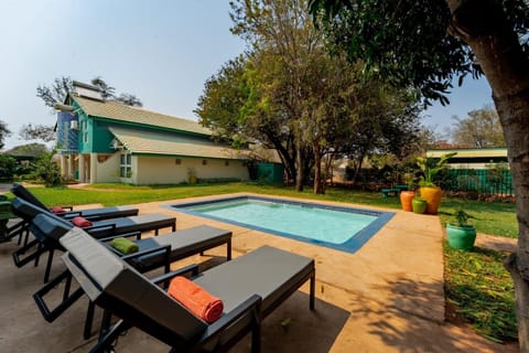 Swimming pool