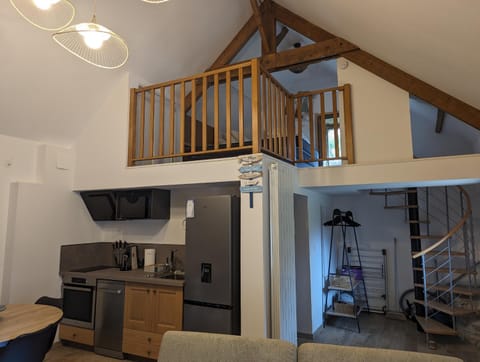 Gîte 4 personnes atypique avec services tout inclus, à l'orée d'une forêt privée House in Brittany