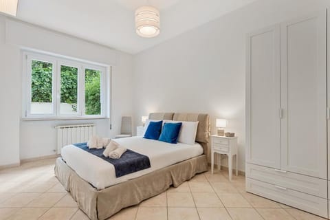 GOLDEN LUXE - Sunset by the Sea Apartment in Viareggio