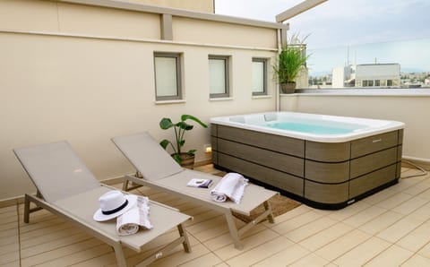 Hot Tub, Balcony/Terrace, sunbed