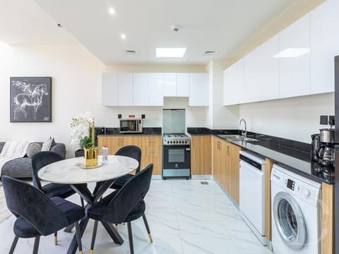 Kitchen or kitchenette, Living room, Dining area, dishwasher, oven, pet friendly, stove, toaster, washing machine