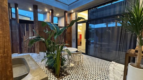 Hot Tub, Living room, Bedroom, Bath