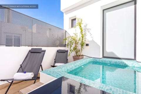 Spring, Day, Summer, Balcony/Terrace, Swimming pool, sunbed
