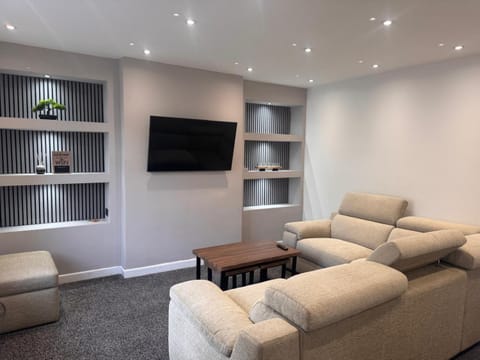 TV and multimedia, Living room, Seating area