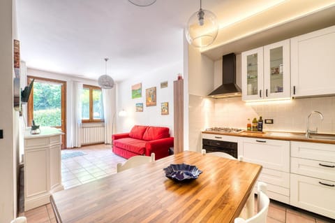 Kitchen or kitchenette, Living room
