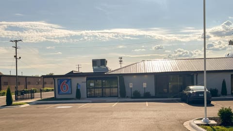Property building, Day, Parking