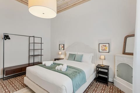 GOLDEN LUXE - 4 suites, frescoes and garden Apartment in Florence