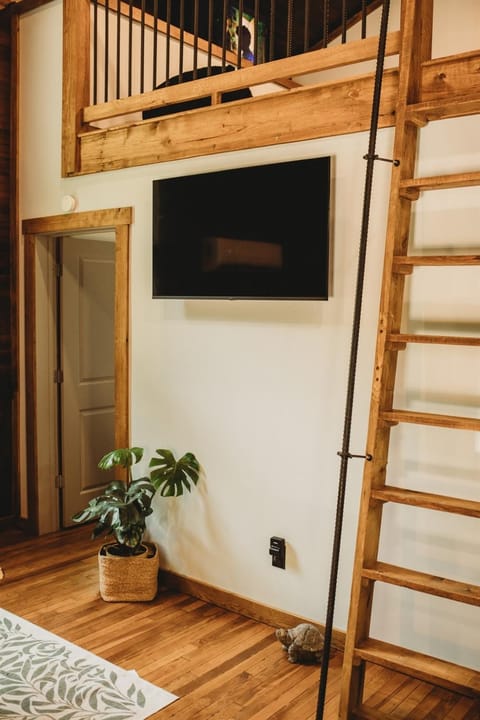 Corton Lodge on the Elk River - Bell Tower Suite House in Ohio