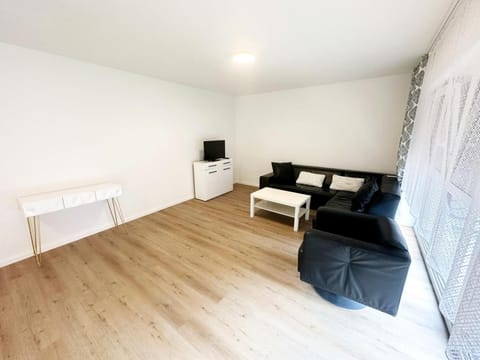 TV and multimedia, Living room, Photo of the whole room, Seating area