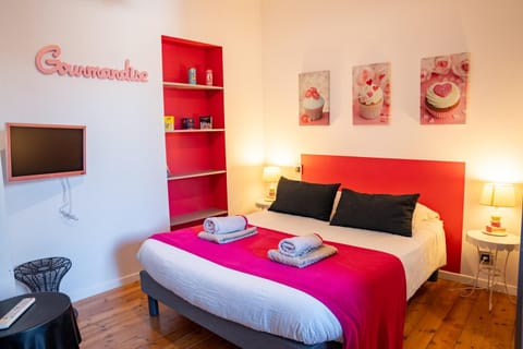 Bed, Photo of the whole room