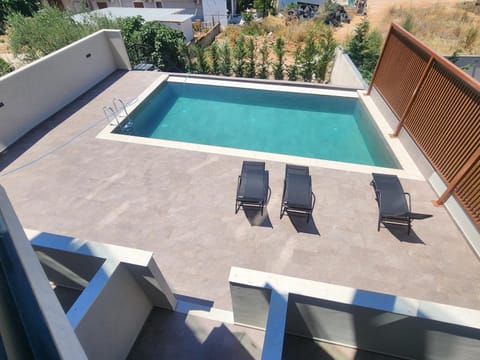 Day, Pool view, Swimming pool, sunbed