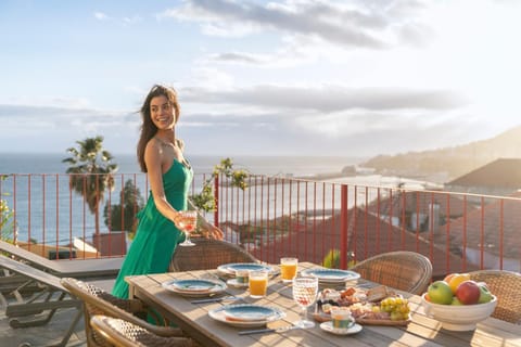 View (from property/room), Balcony/Terrace, Mountain view, Sea view
