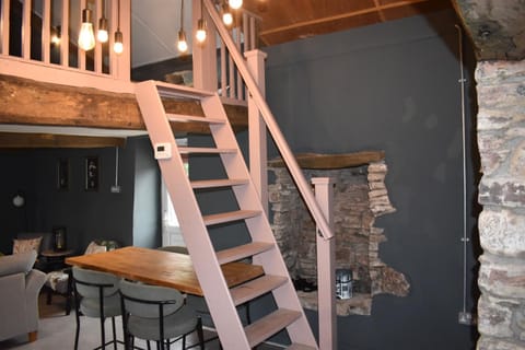 Seating area, Dining area, acessibility