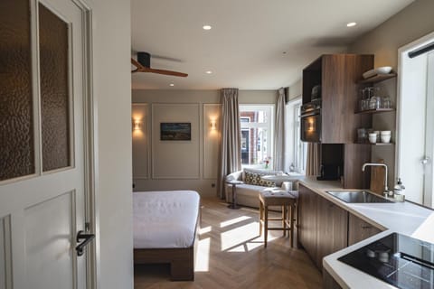Living room, Bedroom, kitchen