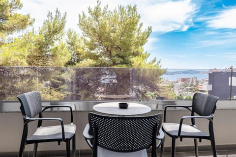 View (from property/room), Mountain view, Sea view