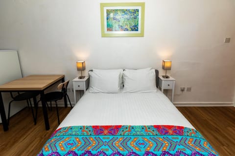 Bed, Seating area, furniture