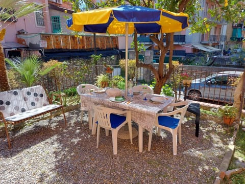 Luxury Place Appartamento cun giardin Apartment in Loano