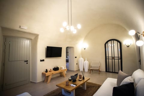 Communal lounge/ TV room, TV and multimedia, Living room, Seating area