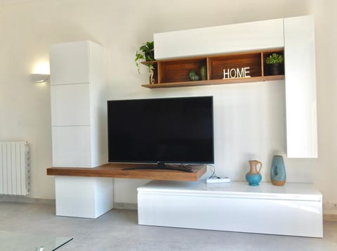 Communal lounge/ TV room, TV and multimedia