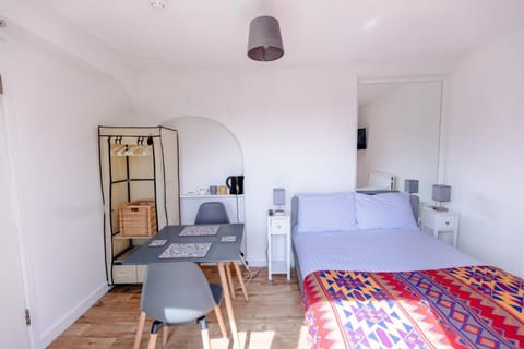 Bed, Living room, Photo of the whole room, Seating area, Bedroom, furniture