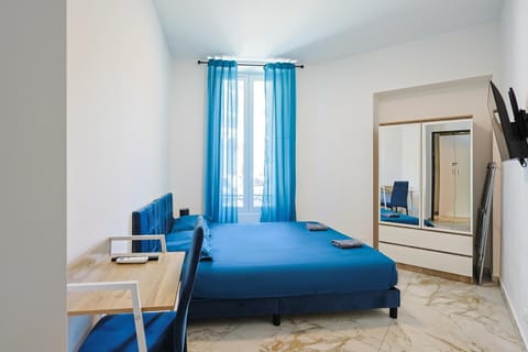 Bed, Seating area, Bedroom, wardrobe