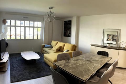 TV and multimedia, Living room, Seating area