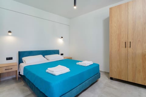 Bed, Photo of the whole room, Bedroom, wardrobe