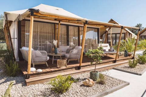 Day, Garden, View (from property/room), Balcony/Terrace, Seating area, Garden view, sunbed