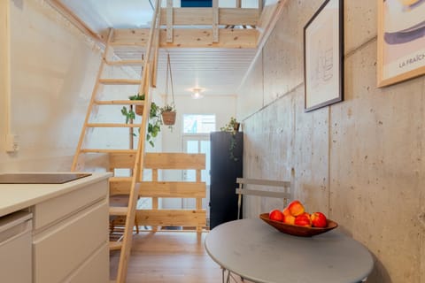Kitchen or kitchenette, Living room