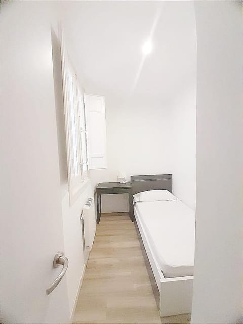 JM17b Apto grande Chamberi - Canal Apartment in Madrid