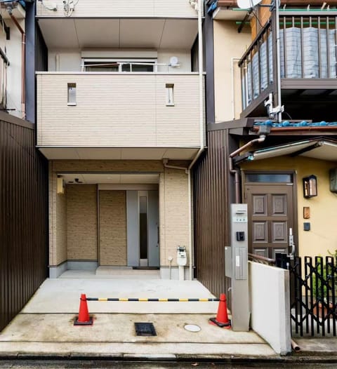 Property building, Day