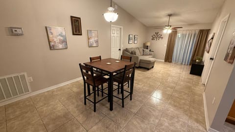 M13 Large Master Room with Private Bathroom & Smart TV Vacation rental in Azalea Park