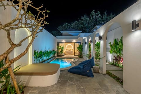 Natural landscape, Swimming pool, sunbed