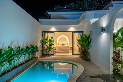 Night, Swimming pool, sunbed