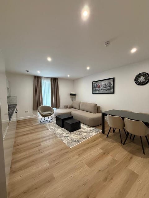 Living room, Photo of the whole room, Seating area, Dining area