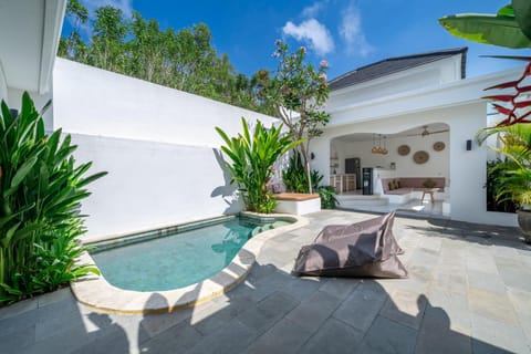Property building, Day, Natural landscape, Garden, Garden view, Pool view, Swimming pool
