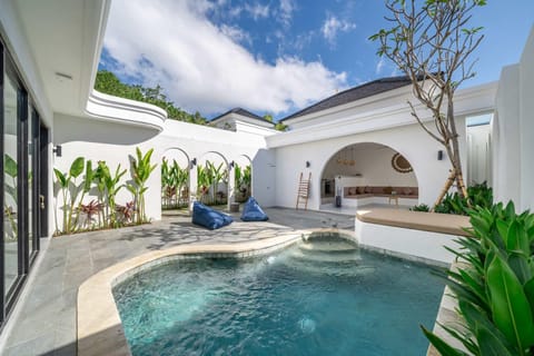 Pool view, Swimming pool, sunbed
