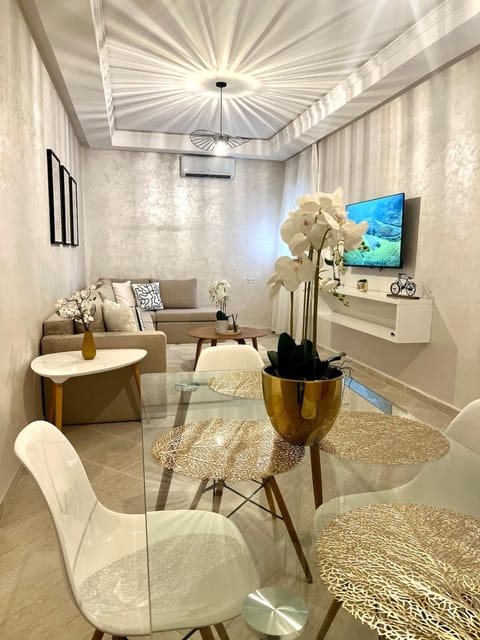 TV and multimedia, Living room, Dining area