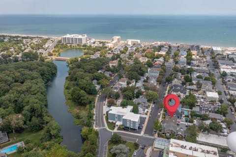 Coastal Condo - Close to Beach & Entertainment House in Henlopen Acres