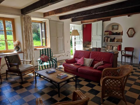 1010 Maison atypique en pierre à La Ville Berneuf Villa in Brittany