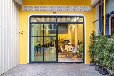 Property building, Facade/entrance, Living room