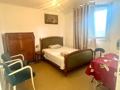 Chambres paisibles dans maison paisible à Bobigny Vacation rental in Île-de-France