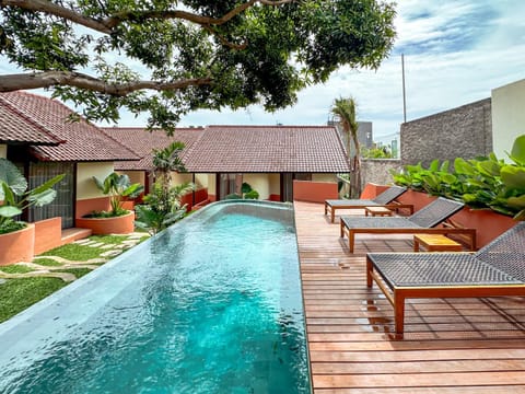 Property building, Swimming pool