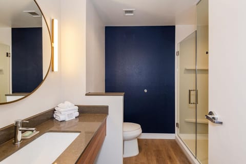 Toilet, Bathroom, towels