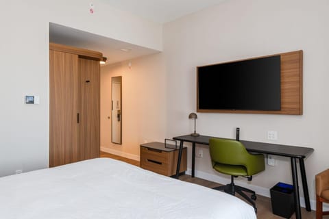 Bed, TV and multimedia, Evening entertainment, Bedroom, wardrobe