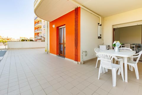 Property building, Patio, Dining area