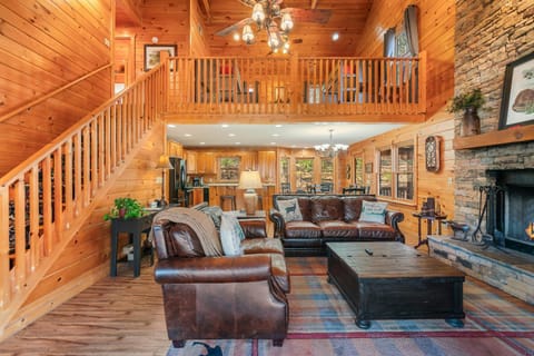 New Riverfront Retreat - Sleeps 12 Ellijay House in Georgia