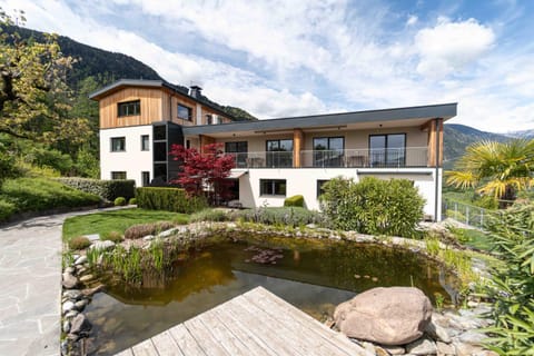 Garden, Garden, Mountain view