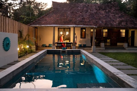 Patio, Garden, Photo of the whole room, Pool view, Swimming pool, Sunset